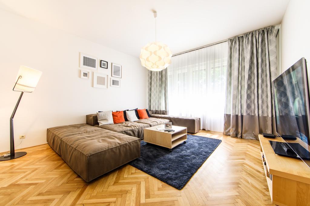 Aplend City Hviezdoslavovo Namestie Bratislava Dış mekan fotoğraf
